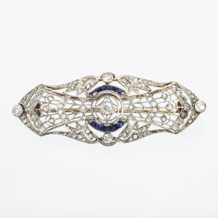 Art Deco brooch in the shape of a plaque, crafted 