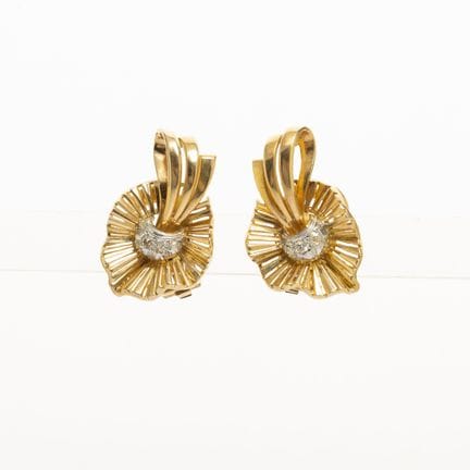 Pair of 18K yellow gold clip-on earrings sculpted 