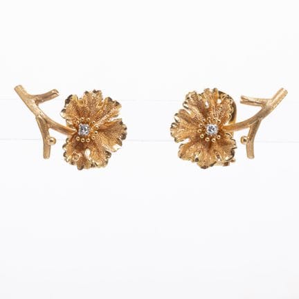 Pair of 18K yellow gold clip-on earrings sculpted 