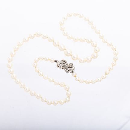 Collana composta da un filo di perle coltivate di 