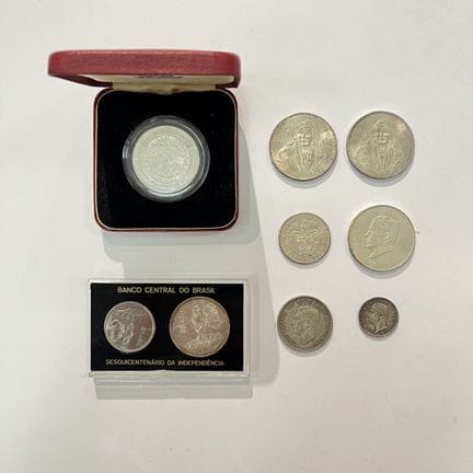 Otto monete d'argento. PARAGUAY: 300 guaraní del 1