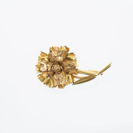 18K yellow gold brooch sculpted in the shape of a 