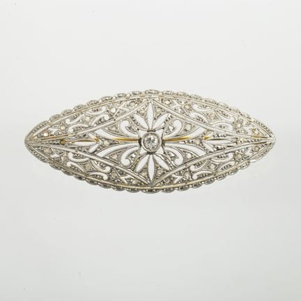 Art Deco brooch in the shape of a plaque, crafted 