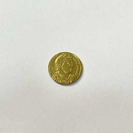 Moneta romana d'oro del valore di un solido (“soli