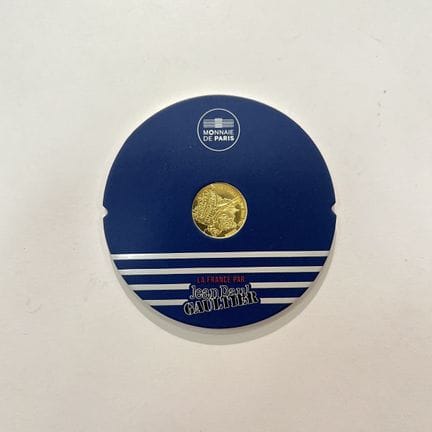 “La France par Jean Paul Gaultier.” Moneta d’oro f