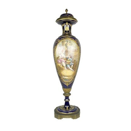 Potiche français en porcelaine de Sèvres, émaillé 