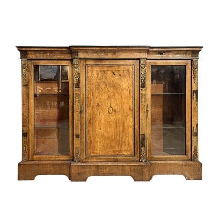 Buffet français de style Louis Philippe, plaqué de