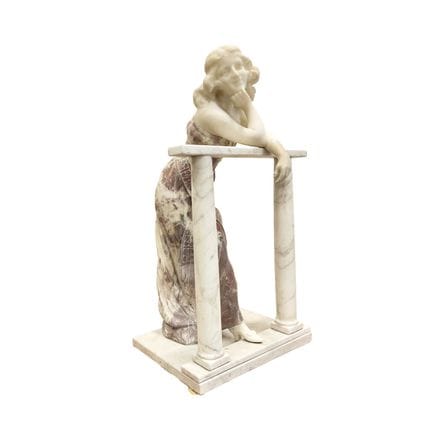 Sculpture Art déco en marbre blanc et bordeaux vei