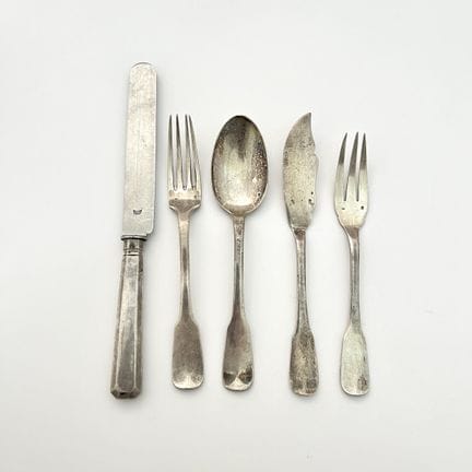 Service de couverts en argent. Composé de : 8 four