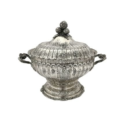 Soupière allemande ronde en argent 935 ciselée de 