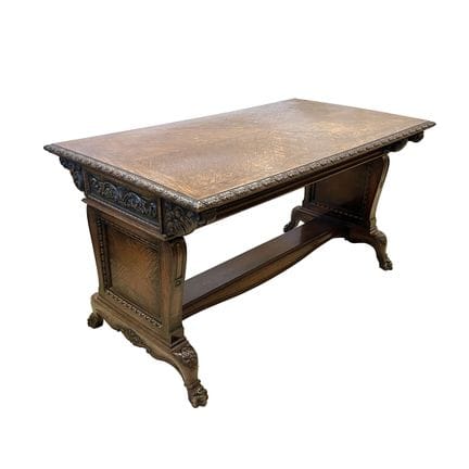Table basse ou bureau de style néo-Renaissance eur