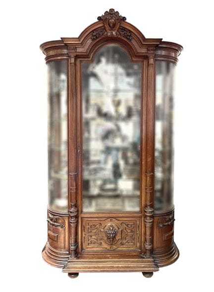 Grande vitrine historiciste de style néo-Renaissan
