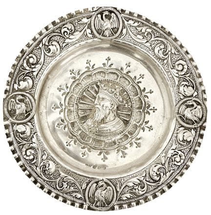 Pince espagnole en argent repoussé « chevalier, oi