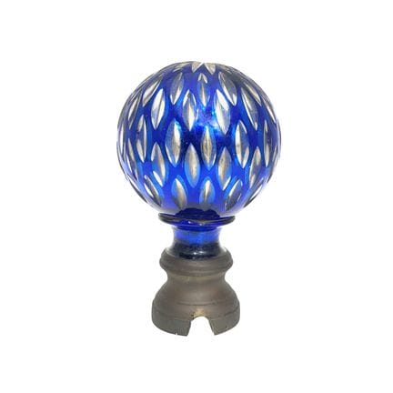Boule d'escalier en verre overlay bleu, avec socle