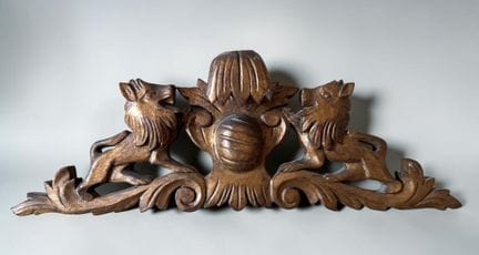 Decorative wooden element, gilded and carved with 