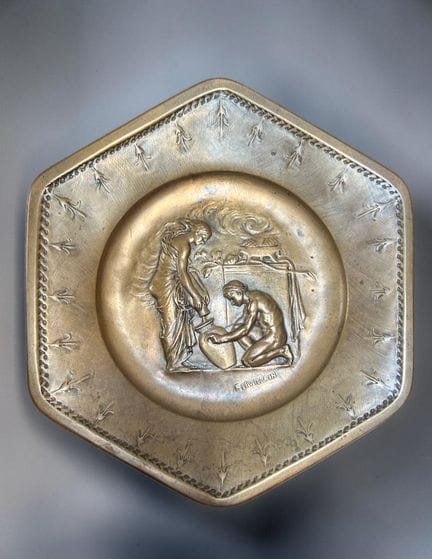 Ferdinand LEVILLAIN (1837–1905)
Bronze dish decora