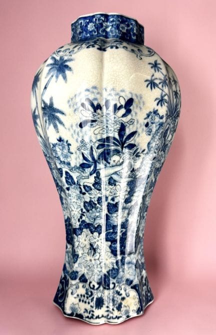 Hemisphere-shaped vase in Asian style
Glazed ceram