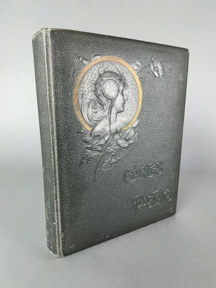 Album containing approximately 450 early 20th-cent