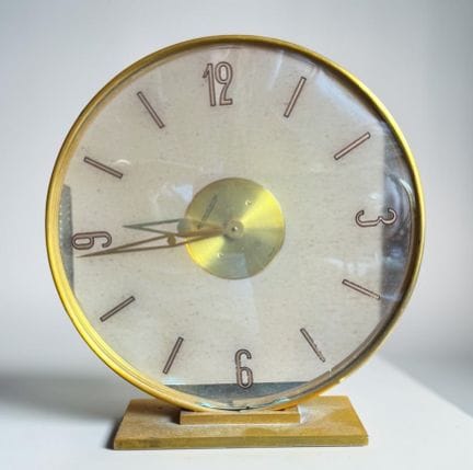 JAEGER-LECOULTRE
Gilded metal table clock with cle