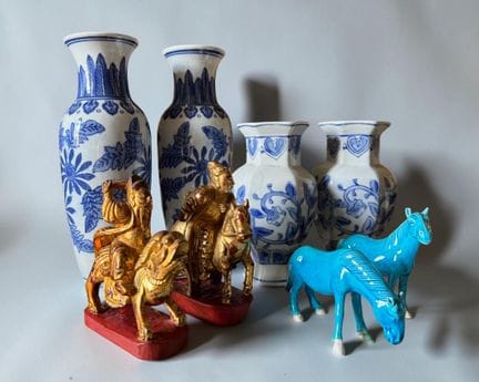 CHINA
Two pairs of porcelain vases decorated in sh