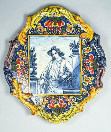 DELFT
A hand-painted earthenware wall plaque with 