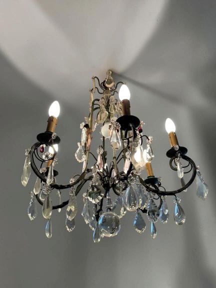 Six-arm chandelier made of wrought iron with a gre