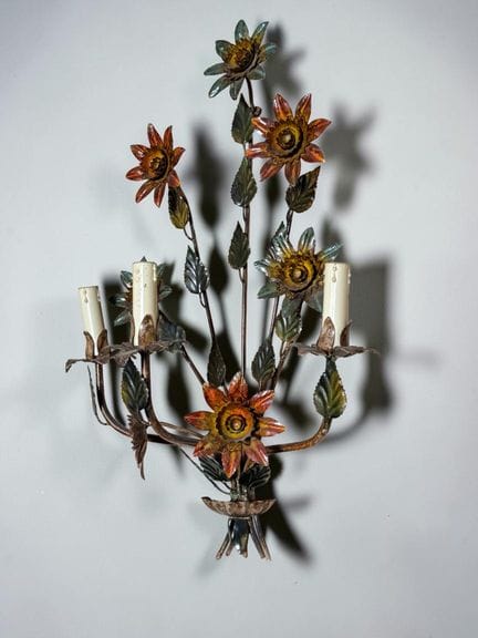 MAISON ROCHE
Pair of three-arm wall sconces, featu