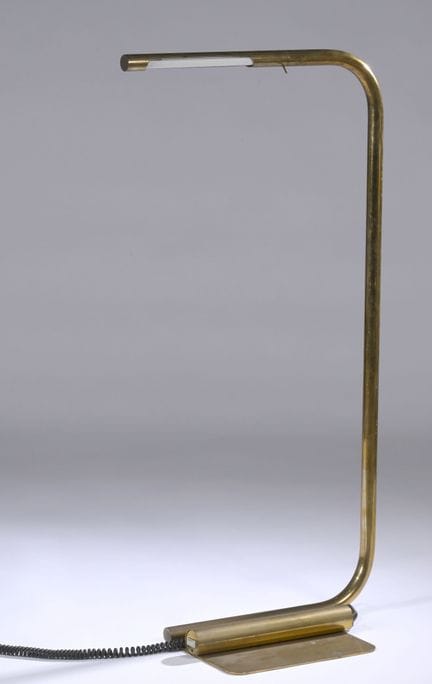 归因于雅克·莫尼凯（20世纪）
1970年代的法国作品
落地灯
矩形底座配有圆柱形配重块和开关，整体