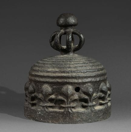 Cubierta de chimenea
De hierro fundido. Con forma 
