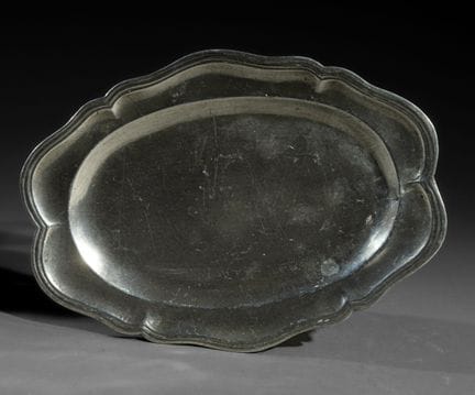 Set di quattro piatti, di cui una coppia
In peltro