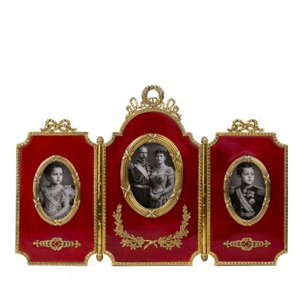 GUILLOCHÉ ENAMEL
CADRE PHOTO DE STYLE LOUIS XVI. R