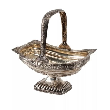RUSSIAN SILVER
DRAGEOIR EN ARGENT RUSSE DE STYLE E
