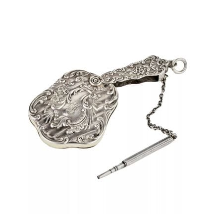 CARNET DE BAL DE DAME EN ARGENT AVEC FEUILLETS EN 