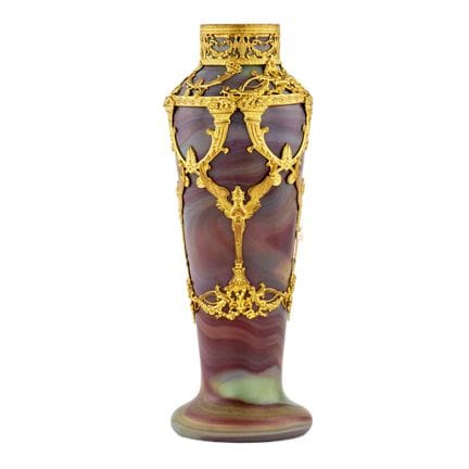 NEOCLASSICISM
VASE EN VERRE AGATE À MONTURE DORÉE 