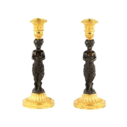 PAIRE DE BOUGEOIRS EN BRONZE « FAUNES ». FRANCE. M