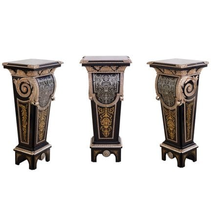 ANDRÉ-CHARLES BOULLE
TROIS PIÉDESTAUX DE STYLE BOU