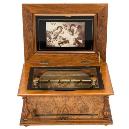 BOÎTE À MUSIQUE À DISQUES AUX OISEAUX CHANTEURS. A