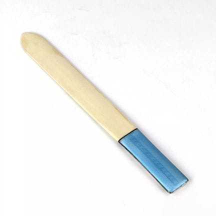 GUILLOCHÉ ENAMEL
COUPE-PAPIER À MANCHE EN OS ET MO