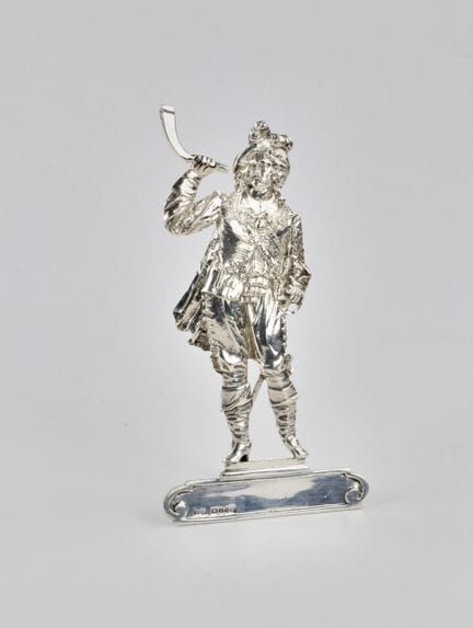 PORTE-CARTES ANGLAIS EN ARGENT EN FORME DE MOUSQUE