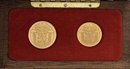 Monedas extranjeras - CHECOSLOVACIA. Estuche con 2