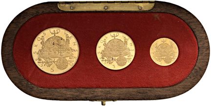 Monedas extranjeras - CHECOSLOVACIA. Estuche con 3
