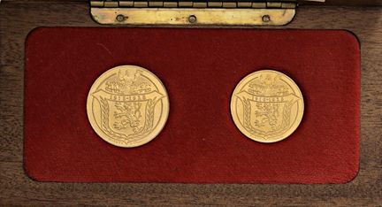 Monedas extranjeras - CHECOSLOVACIA. Estuche con 2