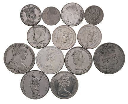 多枚套装 - WORLD COINS 一套13枚意大利及国外地区硬币，主要为银币。恕不接受退货。- 