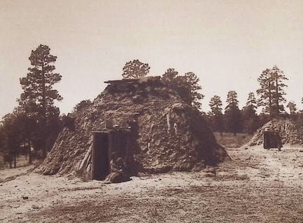 Edward Curtis - Hogan dei Navajo


Descrizione del