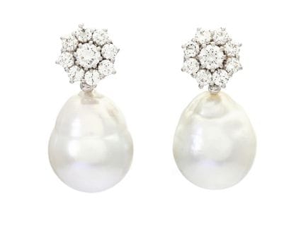 BOUCLES D'OREILLES EN PERLES, or blanc 18 carats, 