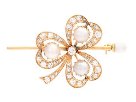 BROCHE, 18-karätiges Gold, natürliche Süßwasserper