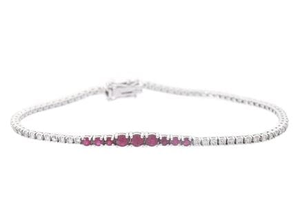 BRACELET, 18K Weißgold, Rubine ca. 0,64 ctw, Brill