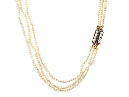 COLLIER DE PERLES, 3 rangs, perles naturelles d'ea
