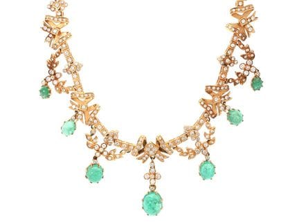 COLLIER, or 18K, 7 émeraudes cabochon env. 25,89 c