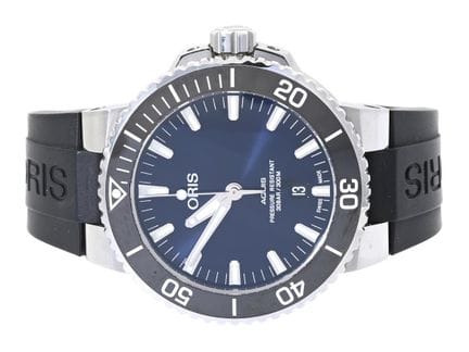 ORIS, Aquis Date (30 BAR/300 m), Calibre 733 (SW 2